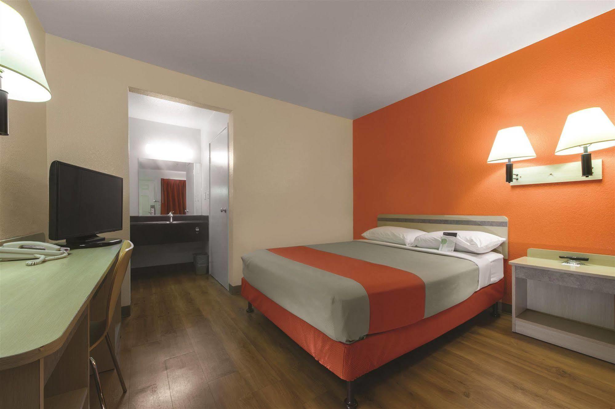 Motel 6-Branford, Ct - New Haven Bagian luar foto
