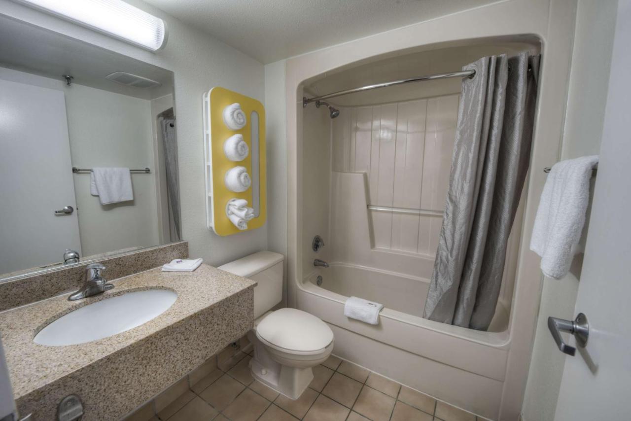 Motel 6-Branford, Ct - New Haven Bagian luar foto